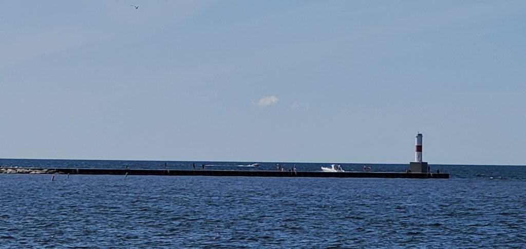 MICHIGAN LIGHTHOUSE SERIES - EXPLORE PETOSKEY BREAKWALL 